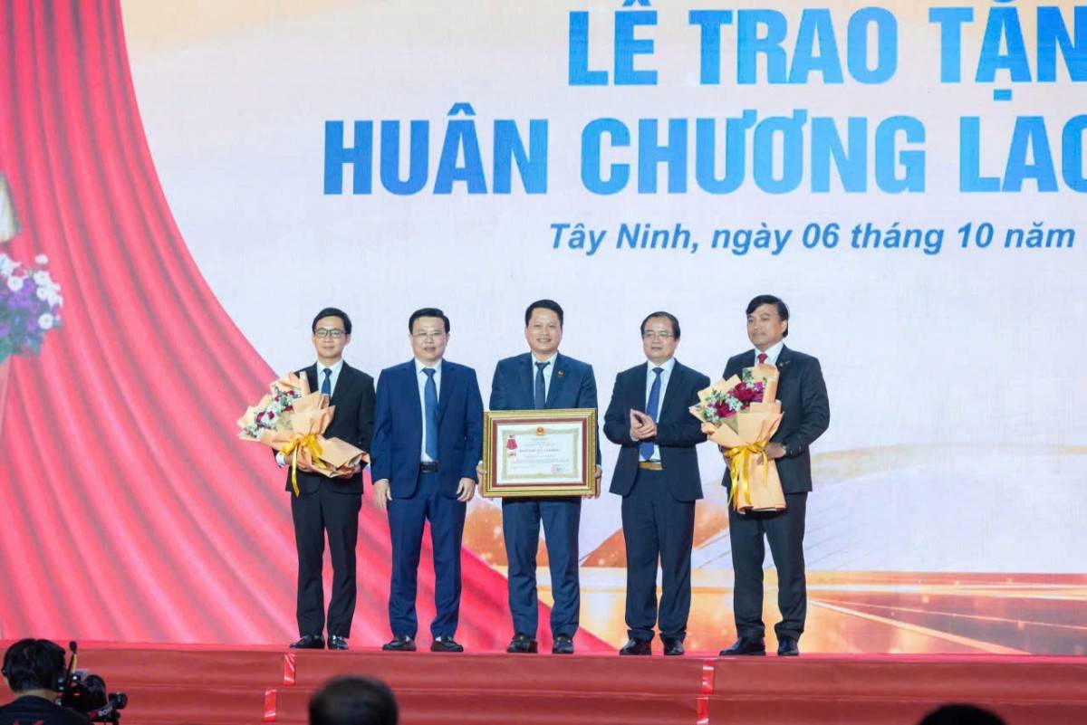 Doanh nhân Nguyễn Minh Tâm vinh dự nhận Bằng khen của Thủ tướng Chính phủ: Khẳng định bản lĩnh doanh nghiệp Việt
