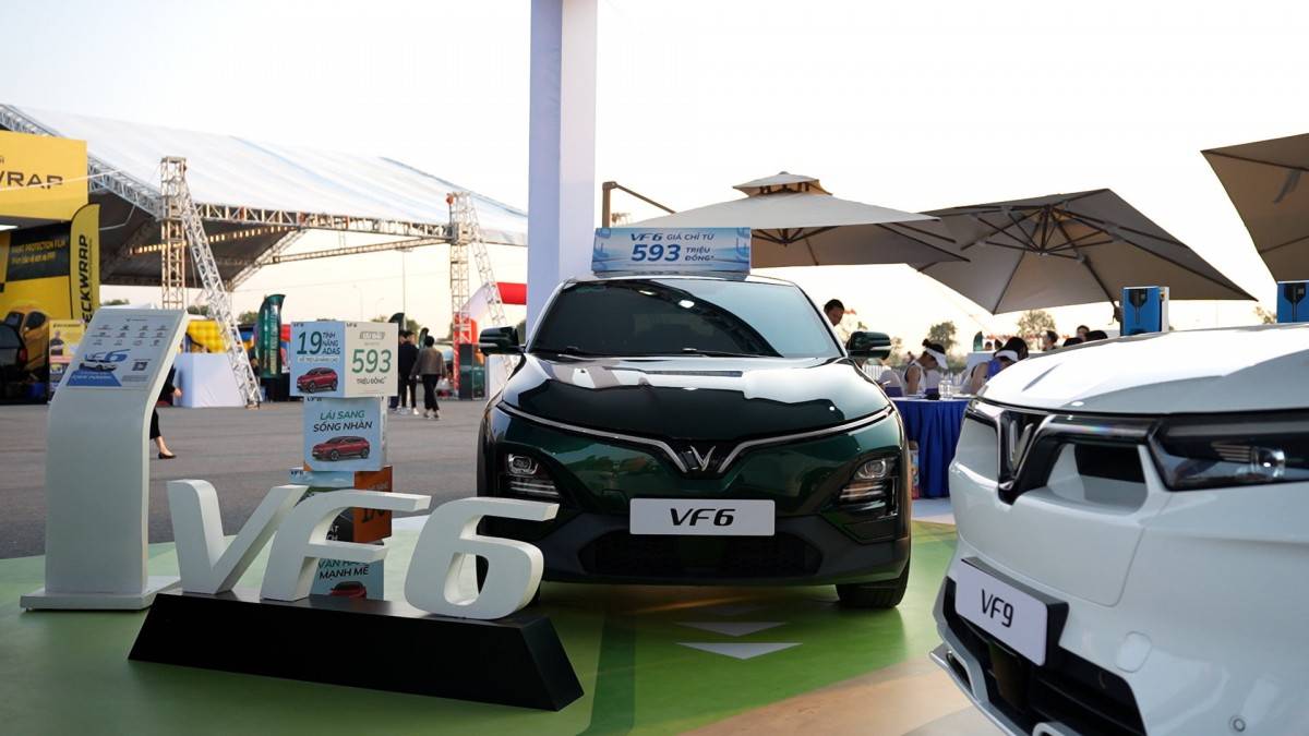 VinFast sở hữu dải sản phẩm trải dài từ xe đô thị cỡ nhỏ đến các dòng SUV hạng sang như VF 8 và VF 9 là thế mạnh đưa hãng xe dần chiếm lĩnh thị phần.