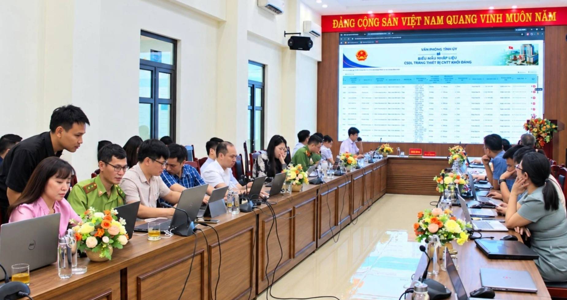 Quang cảnh Hội nghị tập huấn triển khai phần mềm Kho dữ liệu dùng chung tỉnh Lào Cai lần thứ nhất.