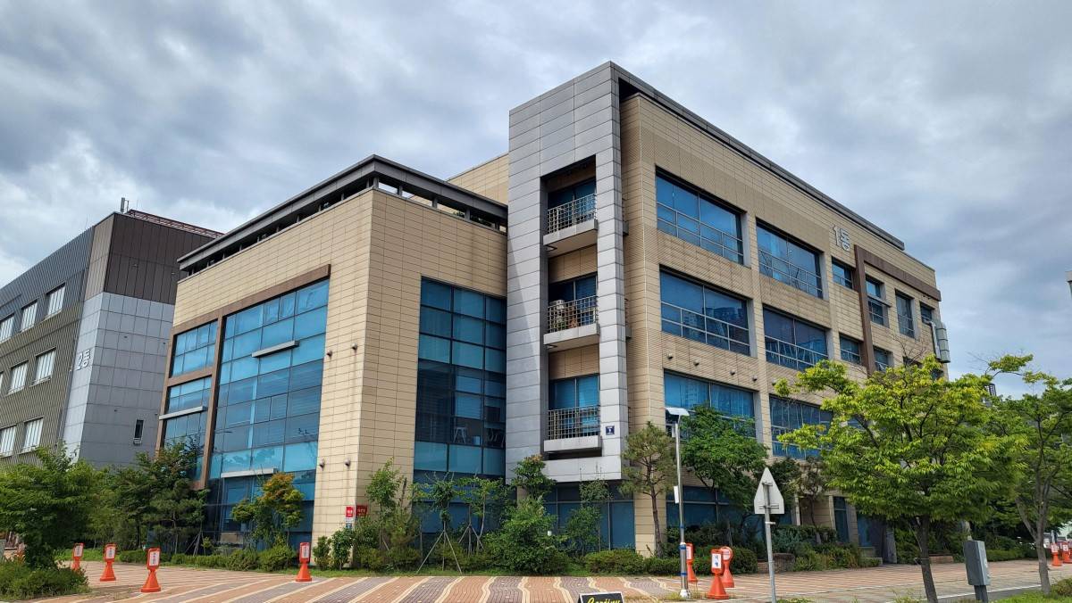 Trung tâm nghiên cứu Voronoi tại Incheon: Cơ sở nghiên cứu của Voronoi ở Incheon, Hàn Quốc, nơi công ty triển khai các hoạt động nghiên cứu hóa dược, sinh học và AI.