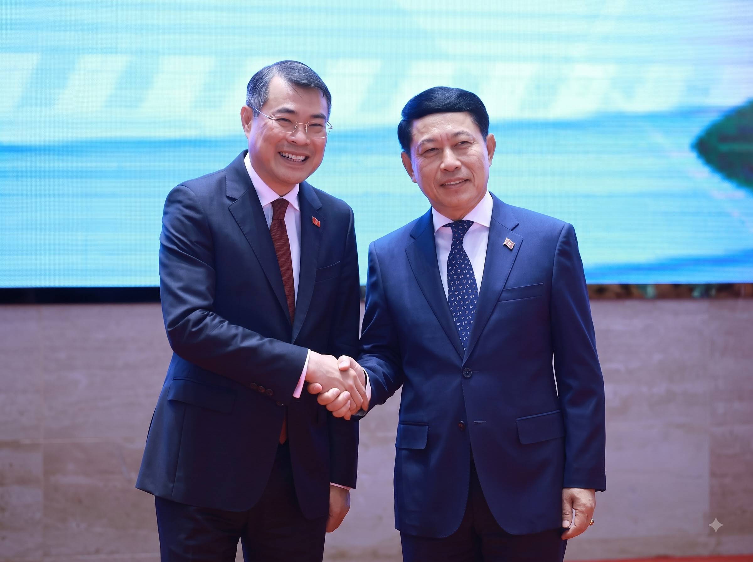 Việt Nam - Lào hướng tới kim ngạch thương mại 10 tỷ USD vào năm 2030