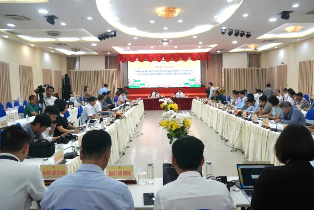 Tây Ninh yêu cầu chuẩn hóa giấy giới thiệu, hồ sơ phóng viên thường trú
