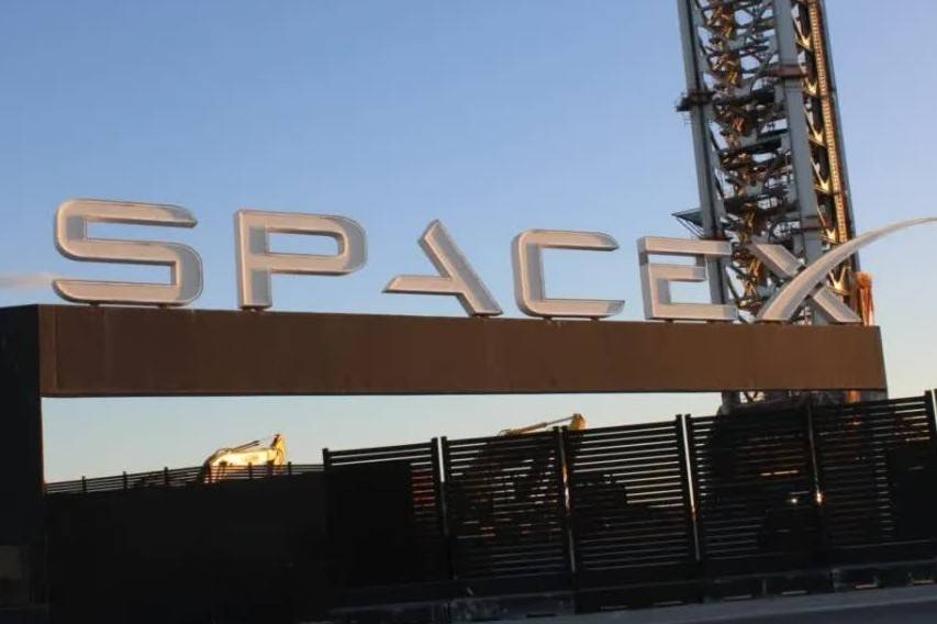 SpaceX mua quyền sử dụng tần số 800MHz, mở rộng tham vọng Starlink Mobile
