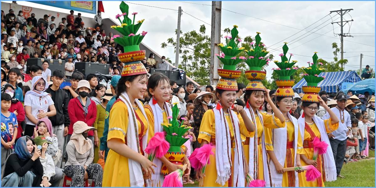 Lễ rước y trang Pô Inư Nưgar mở đầu lễ hội Katê 2026