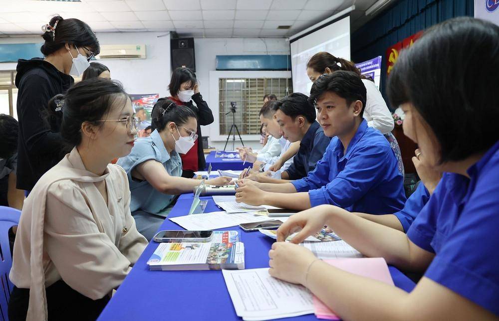 TP.Hồ Chí Minh: Hồ sơ hưởng trợ cấp thất nghiệp giảm hơn 24%