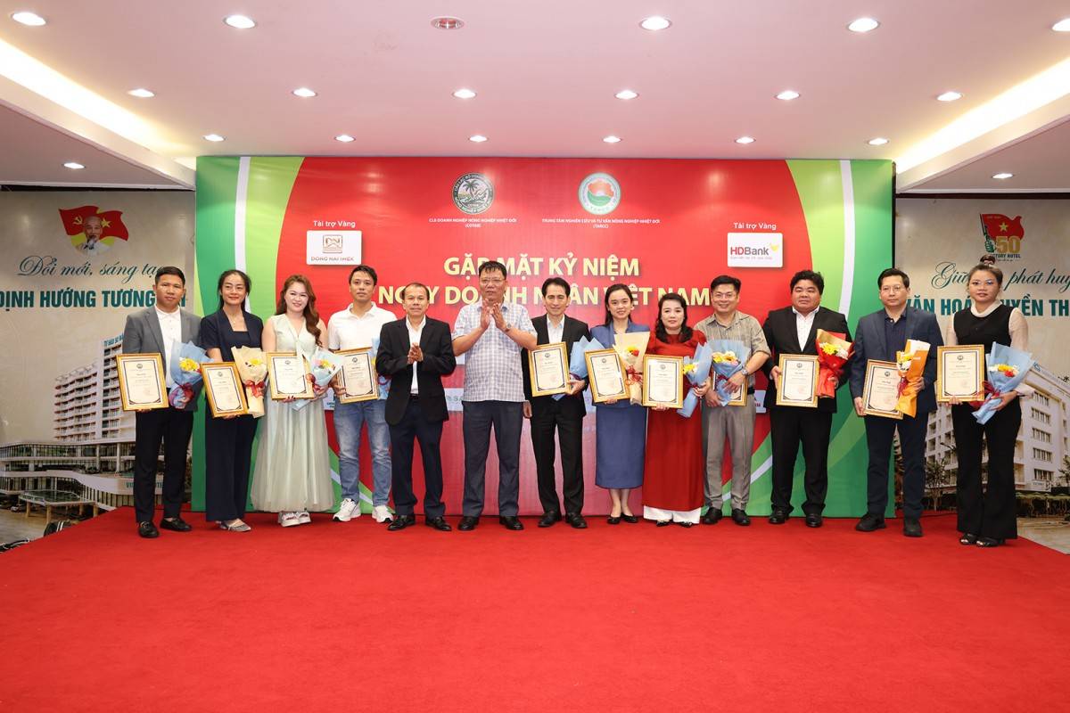 Doanh nhân nông nghiệp tiêu biểu tại buổi gặp mặt 13/10