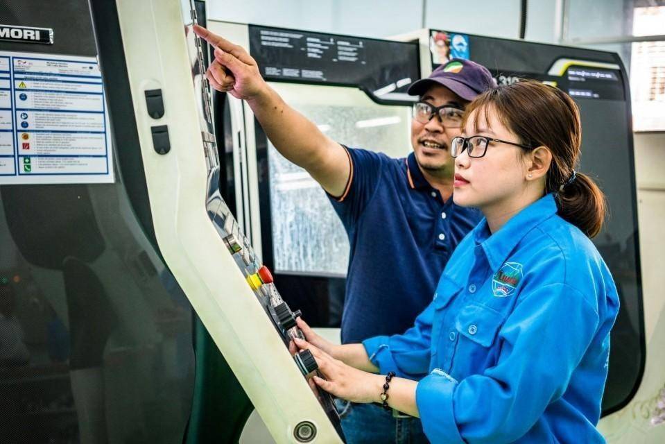 Doanh nghiệp cần người làm được việc, lao động thất nghiệp nên học nghề gì?