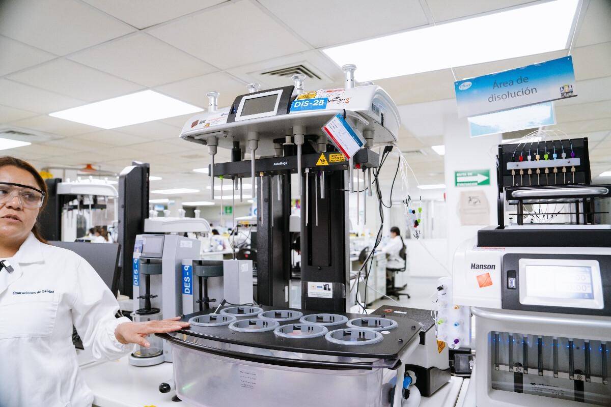 Tập đoàn dược phẩm Teva Pharmaceuticals của Israel đã mua lại Rimsa, doanh nghiệp dược phẩm gia đình gắn với doanh nhân Fernando Espinosa