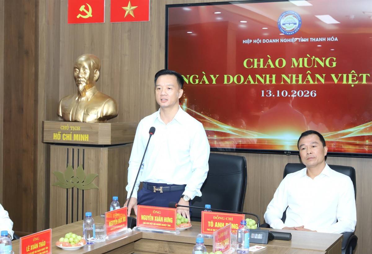 Chủ tịch UBND tỉnh Thanh Hóa thăm, chúc mừng cộng đồng doanh nghiệp nhân ngày 13/10