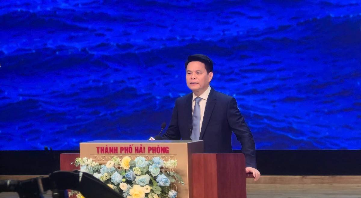 đồng chí Lê Ngọc Châu, Ủy viên Trung ương Đảng, Bí thư Thành ủy, Trưởng Đoàn đại biểu Quốc hội thành phố Hải Phòng phát biểu