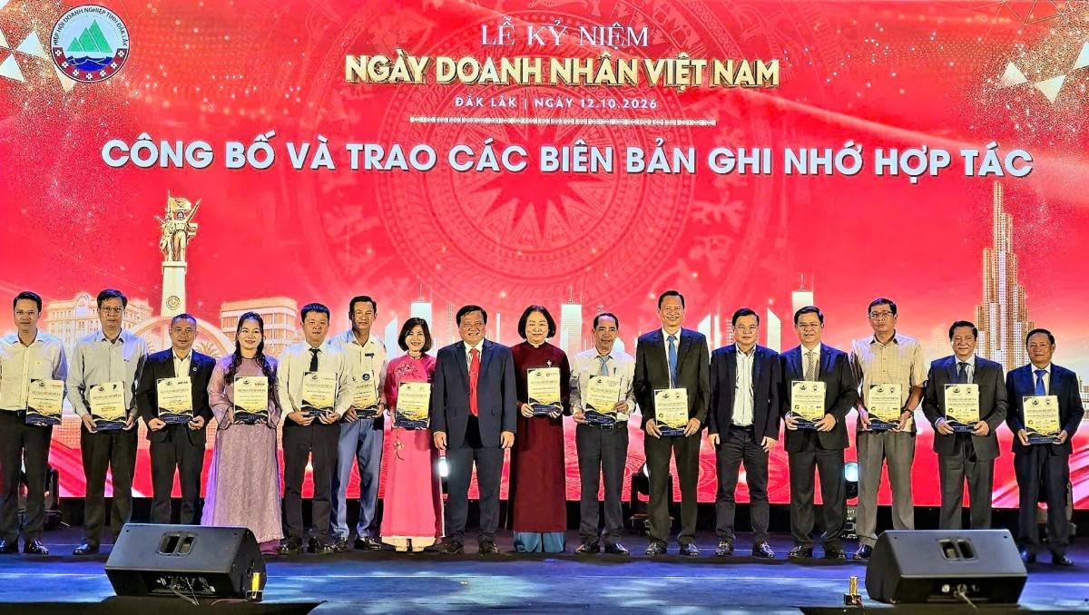 Công bố và trao các biên bản ghi nhớ hợp tác (MOU) quan trọng trong các lĩnh vực then chốt.