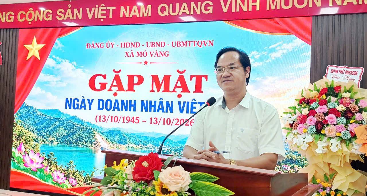 Tại buổi gặp mặt nhân Ngày Doanh nhân Việt Nam, Chủ tịch UBND xã Mỏ Vàng Đỗ Cao Quyền