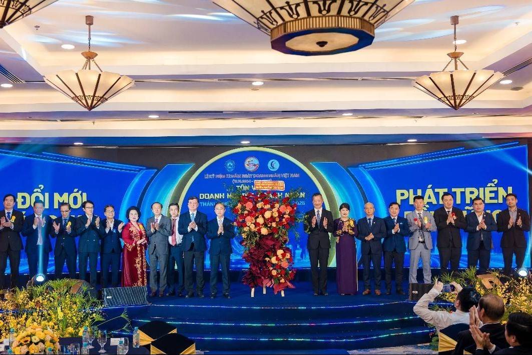 TP. Hồ Chí Minh vinh danh 100 doanh nghiệp, 96 doanh nhân tiêu biểu năm 2026