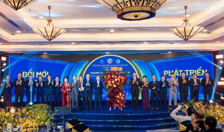 TP. Hồ Chí Minh vinh danh 100 doanh nghiệp, 96 doanh nhân tiêu biểu năm 2026