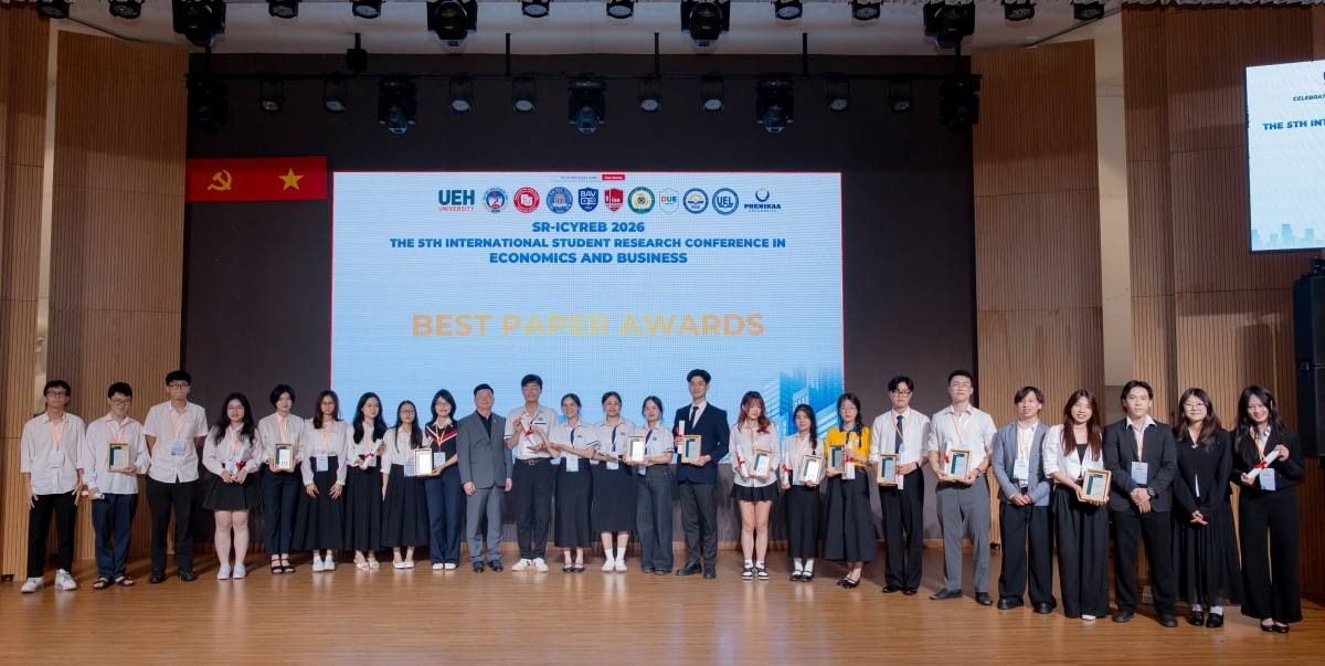 Sinh viên Đại học Kinh tế Huế giành giải thưởng tại hội thảo quốc tế