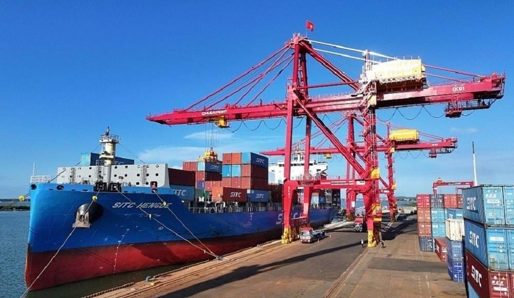 UOB nâng dự báo tăng trưởng Việt Nam lên 9,2%, nhưng quý IV vẫn là phép thử lớn.