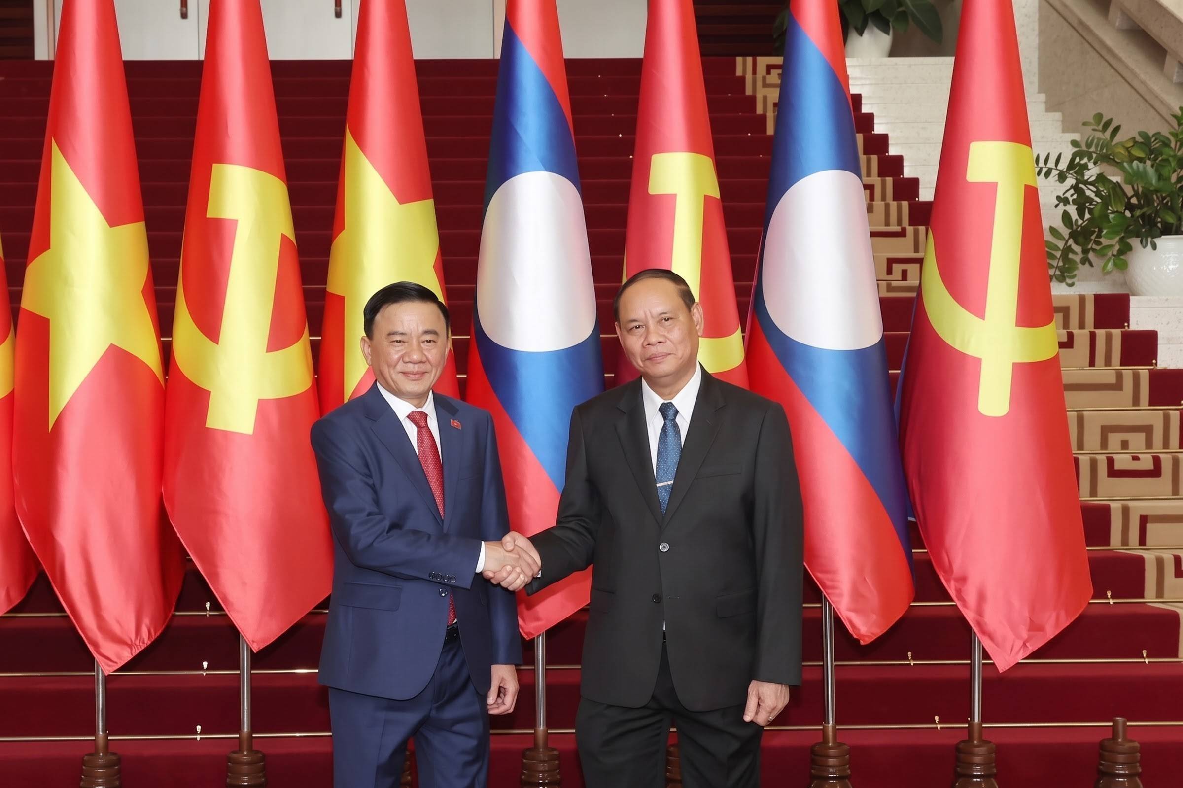 Thường trực Ban Bí thư Đảng Nhân dân Cách mạng Lào thăm chính thức Việt Nam
