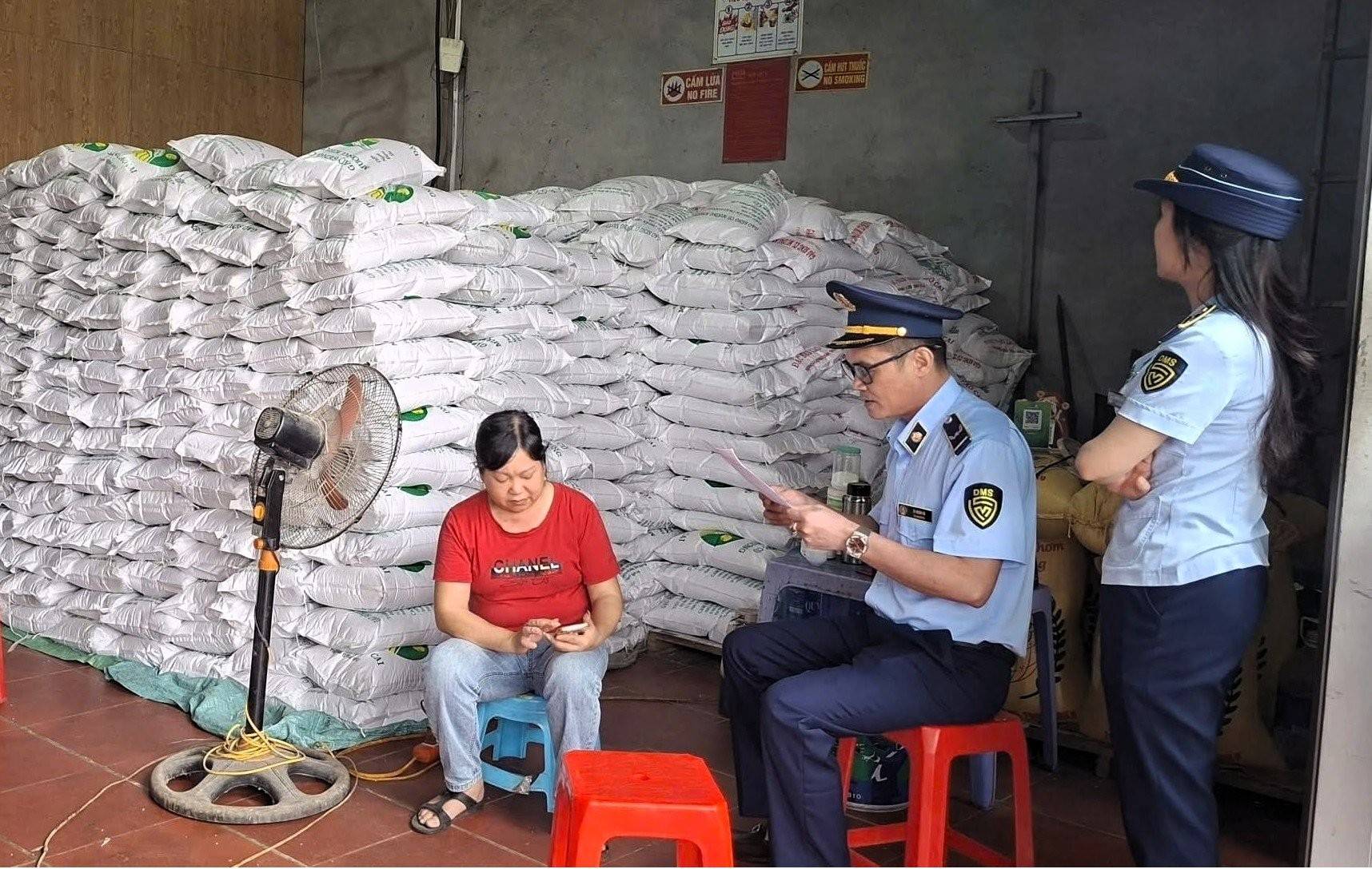 Cơ quan chức năng tỉnh Lào Cai phát hiện hơn 22 tấn gạo được đóng trong bao bì giả thương hiệu “Gạo Séng Cù Mường Khương