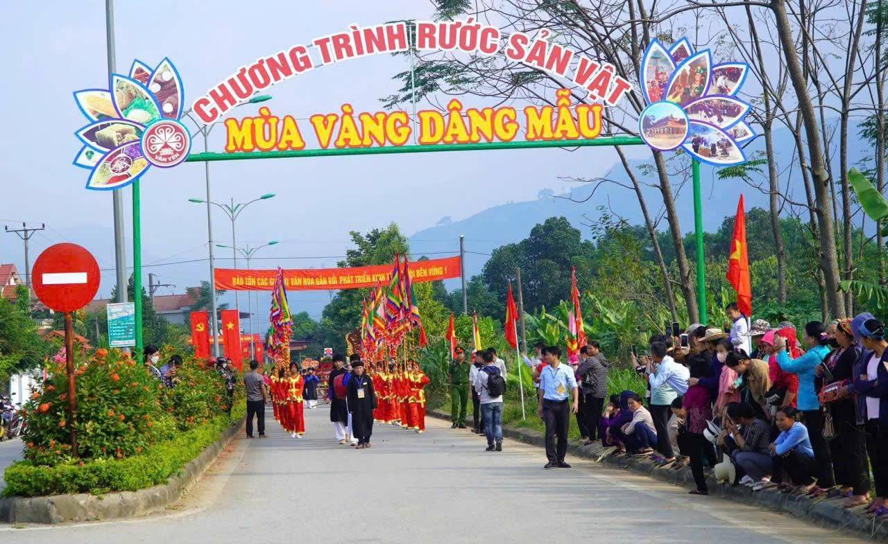 Lễ hội Cơm mới Đông Cuông: Khi hạt lúa kể chuyện cội nguồn