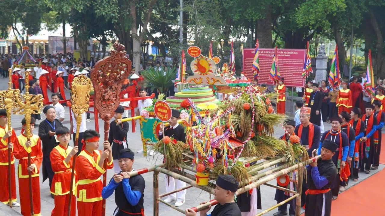 Giữ hồn lễ hội, mở hướng cho du lịch văn hóa