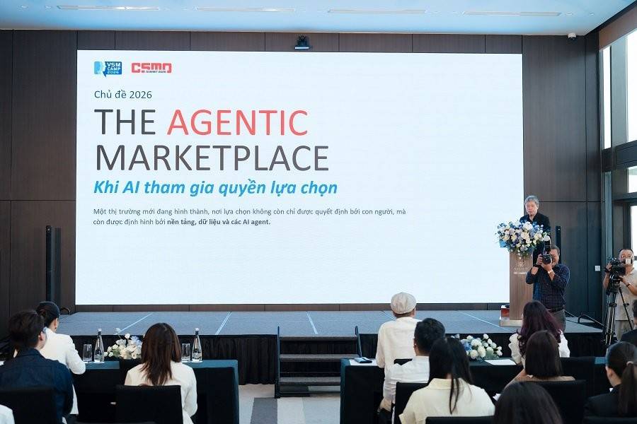 Ông Lê Quốc Vinh, Chủ tịch CSMO Vietnam, Chủ tịch Le Bros, Trưởng Ban Tổ chức VSMCamp & CSMOSummit 2026 phát biểu tại buổi họp báo