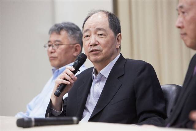 Tỷ phú Jason Chang, Chủ tịch ASE Technology Holding, doanh nghiệp chuyên về đóng gói, lắp ráp và kiểm thử chip bán dẫn.