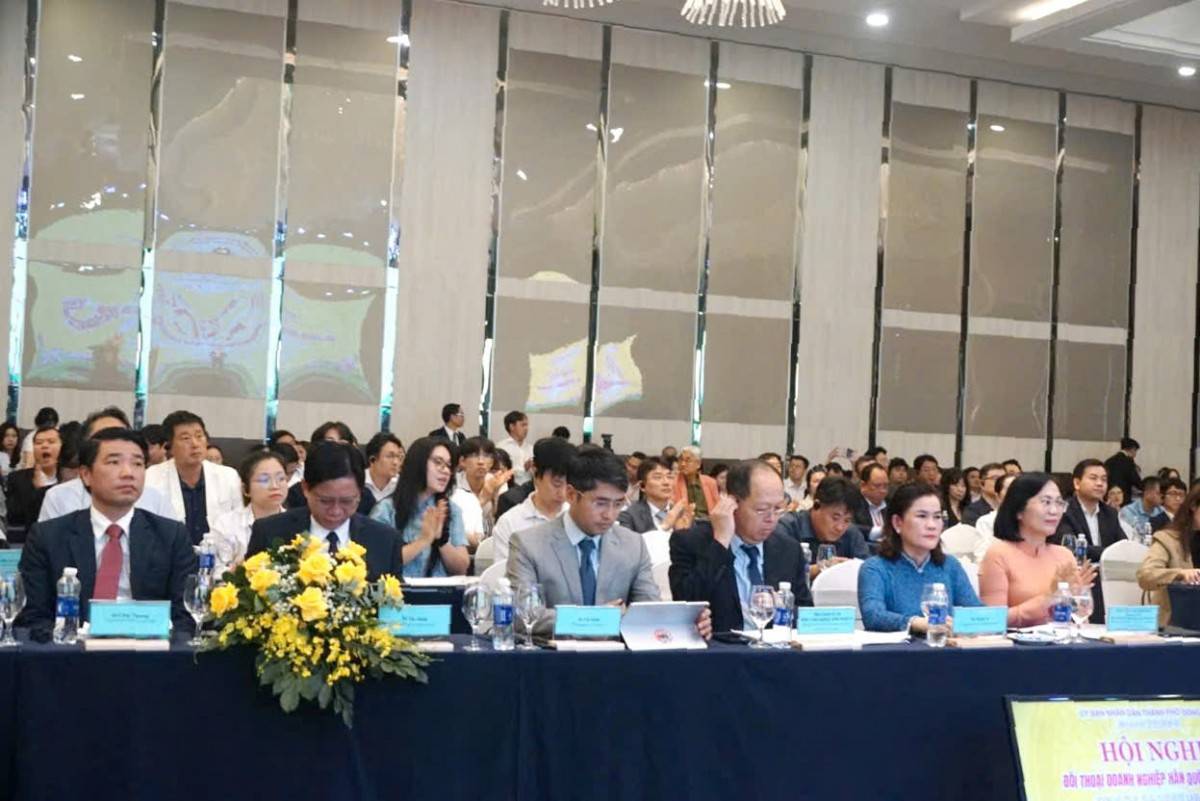 Quang cảnh hội nghị. Ảnh: Uyển Nhi
