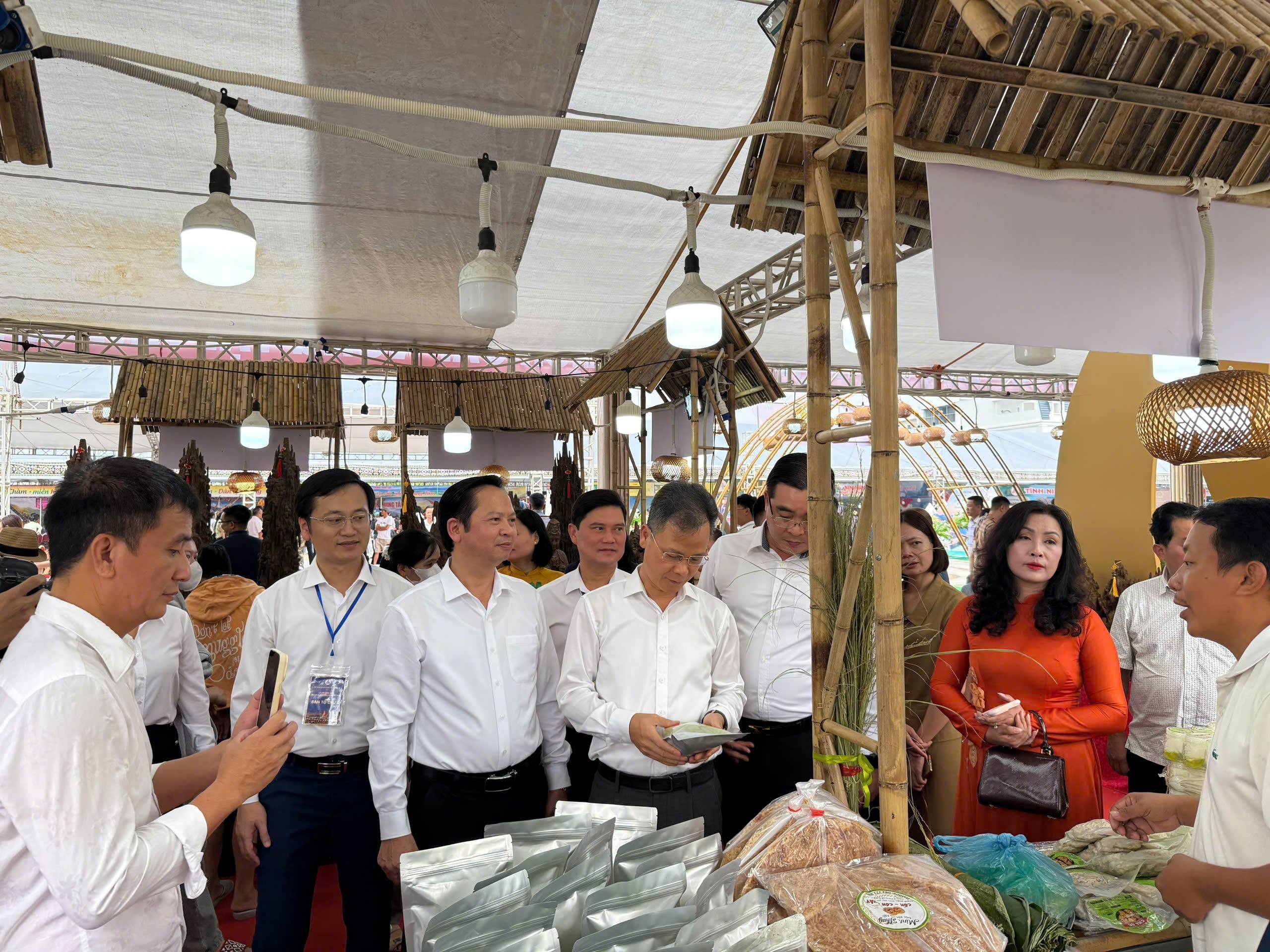 Lào Cai kết nối sản phẩm OCOP với du lịch xanh, thúc đẩy kinh tế vùng