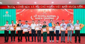 Thuế tỉnh Khánh Hòa tuyên dương 49 doanh nghiệp, người nộp thuế