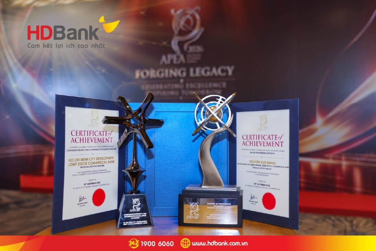 HDBank nhận giải “Doanh nghiệp Quản trị Bền vững và Minh bạch” tại Asia Pacific Enterprise Awards (APEA) 2026. Cùng sự kiện, ông Nguyễn Hữu Đặng - Tổng Giám đốc HDBank được trao giải “Doanh nhân xuất sắc Châu Á”