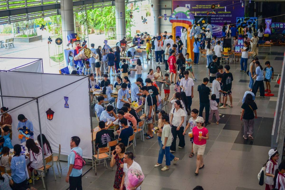 Sự kiện Amstro’s Gallery 2026 thu hút đông đảo người đến tham dự