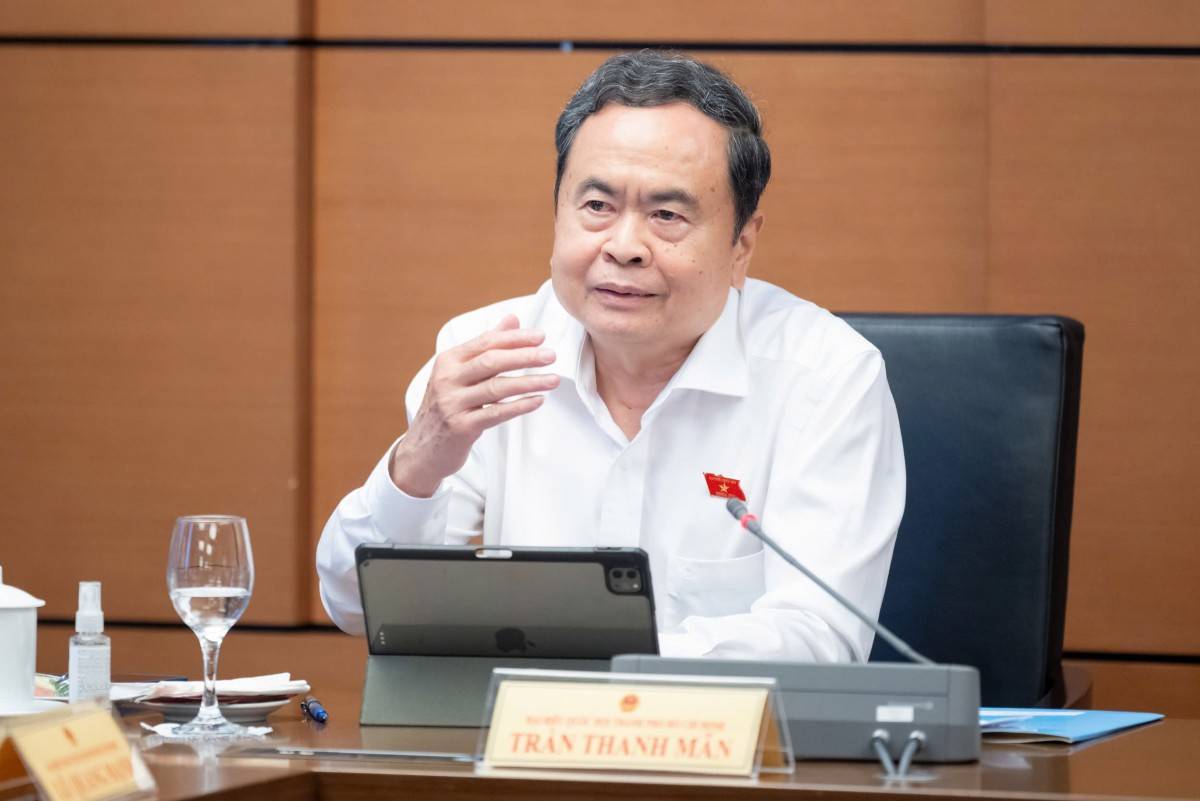 Chủ tịch Quốc hội Trần Thanh Mẫn khẳng định, Luật Đo lường rất quan trọng, góp phần hoàn thiện hệ thống dữ liệu đo lường quốc gia đủ mạnh, kết nối và tin cậy. Sau 15 năm thi hành Luật Đo lường, Chủ tịch Quốc hội nhấn mạnh, cần sửa đổi, cập nhật để đáp ứng yêu cầu chuyển đổi số, ứng dụng công nghệ mới, phương tiện đo thông minh, dữ liệu điện tử, đo từ xa; cải cách hành chính và bảo vệ người tiêu dùng tốt hơn.