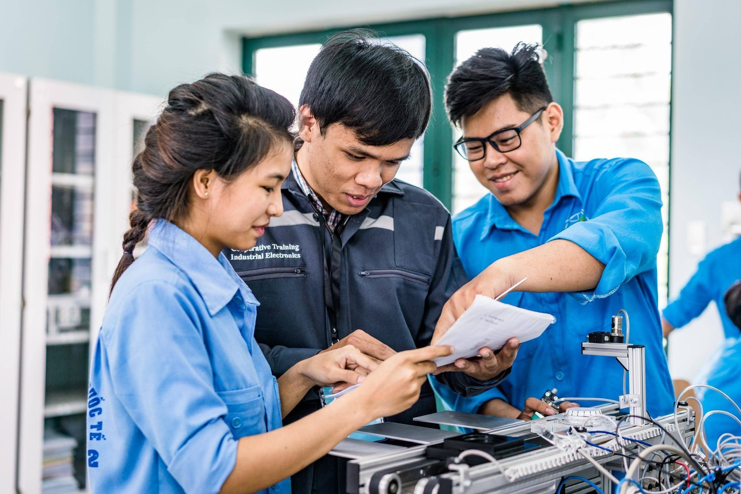Đề xuất bỏ giấy phép cho thuê lại lao động, dịch vụ việc làm