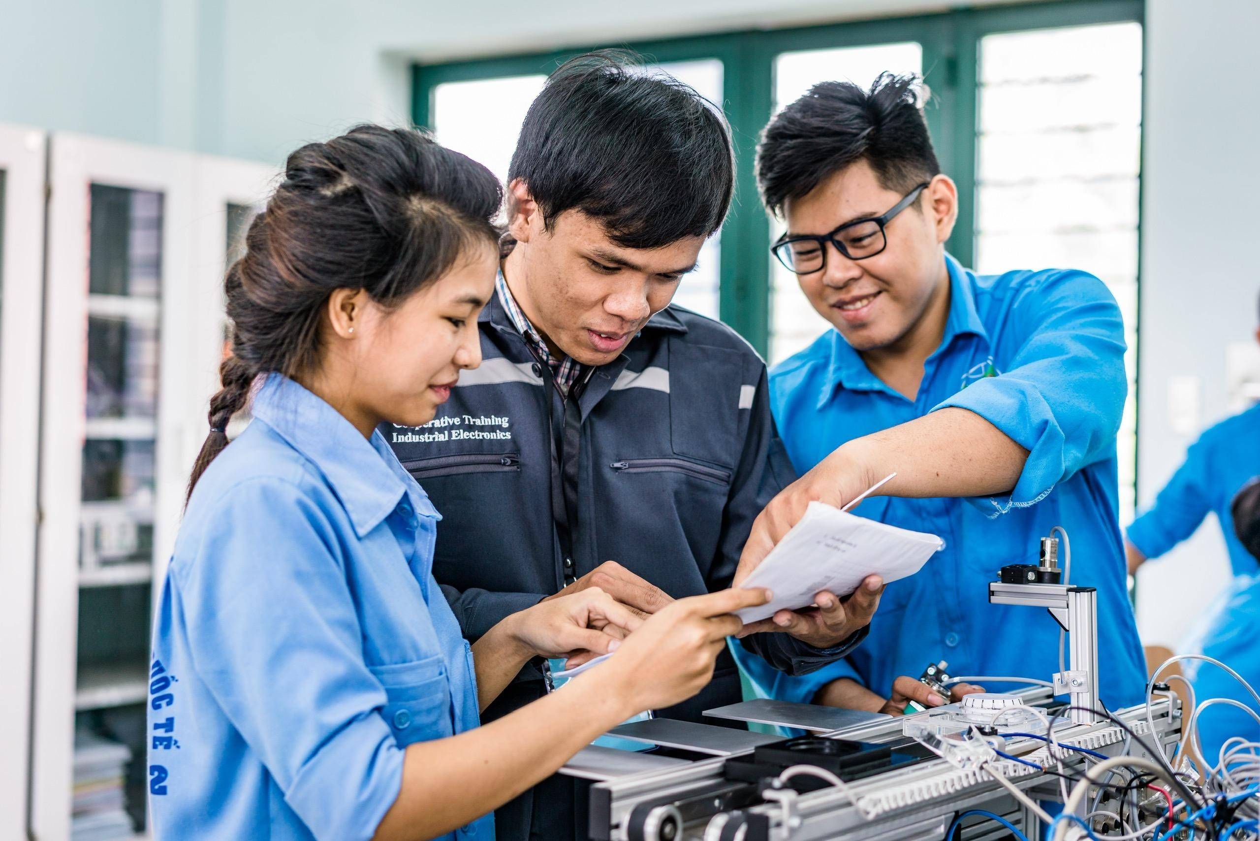 Đề xuất bỏ giấy phép cho thuê lại lao động, dịch vụ việc làm