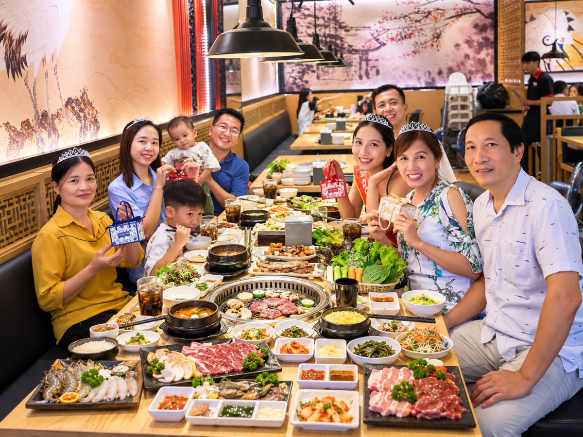 Những bữa tiệc quây quần mang đến dịp để gia đình cùng sẻ chia niềm vui và gửi trao lời chúc ý nghĩa