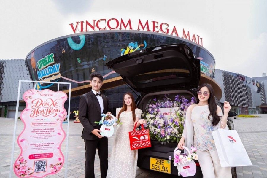Khi yêu thương được gửi trao theo nhiều cách: Vincom mang không khí 20/10 rộn ràng khắp cả nước