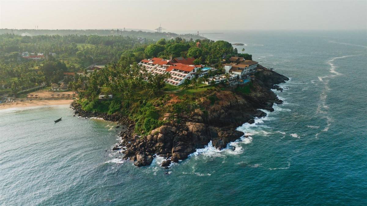 Khách sạn The Raviz tại Kovalam là một phần trong hoạt động khách sạn và nghỉ dưỡng gắn với hệ sinh thái kinh doanh của Ravi Pillai tại quê nhà Ấn Độ.