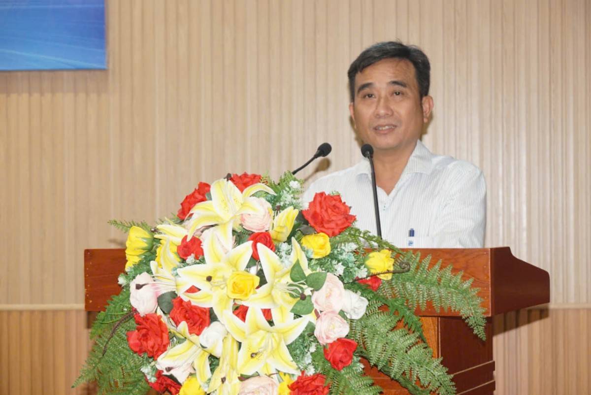 Phó Giám đốc Sở Nông nghiệp và Môi trường tỉnh Cà Mau Phạm Văn Mười thông tin về sự kiện đến báo chí tại cuộc họp báo chiều ngày 20/10.