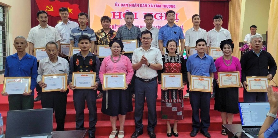 Lào Cai: Lâm Thượng phát huy vai trò người có uy tín đưa pháp luật vào đời sống