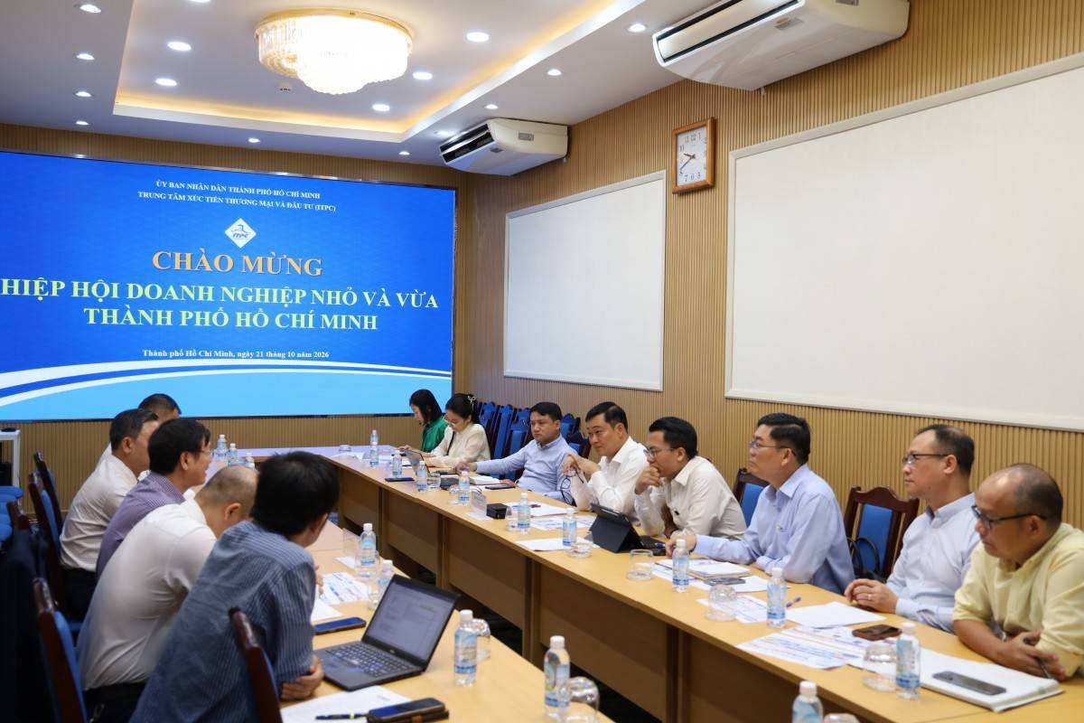 Quang cảnh buổi làm việc