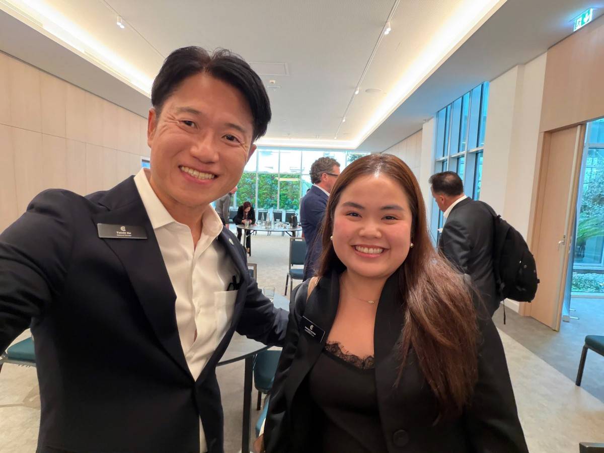 Bà Stephanie Ho McCullagh, Giám đốc Quốc gia CorporateConnections® Việt Nam, cùng ông Taichi Ito, CFE ND CorporateConnections® Japan & Singapore. 