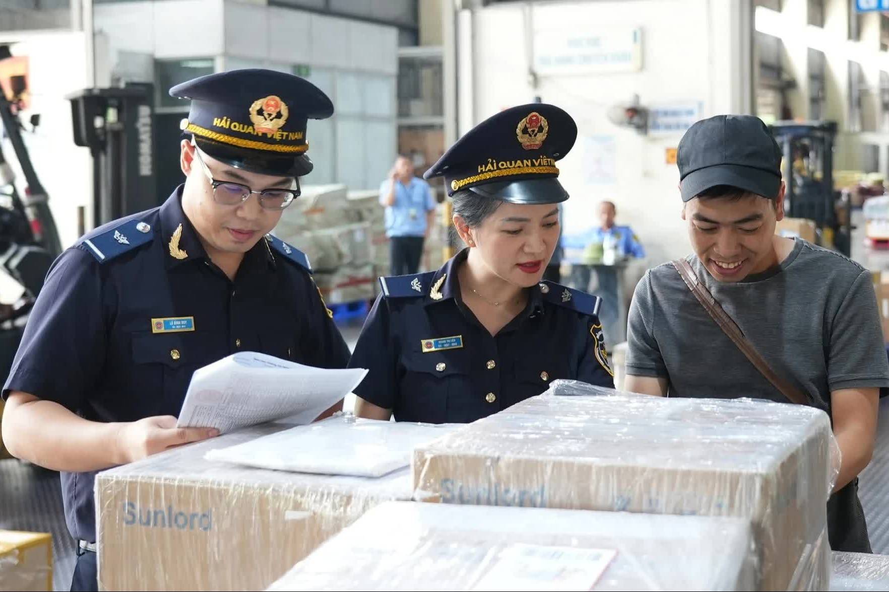 VCCI kiến nghị gỡ vướng thủ tục hải quan, giảm gánh nặng cho doanh nghiệp
