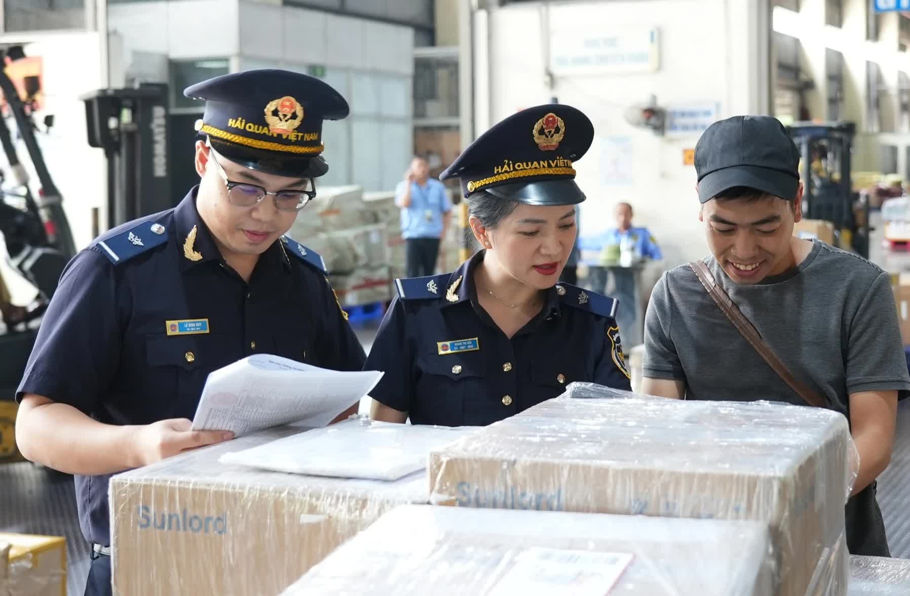 VCCI kiến nghị gỡ vướng thủ tục hải quan, giảm gánh nặng cho doanh nghiệp