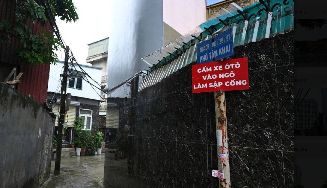 Ngõ nhỏ, chật hẹp khiến các phương tiện cứu hộ, cứu nạn khó tiếp cận khi xảy ra sự cố khẩn cấp tại Vĩnh Hưng.