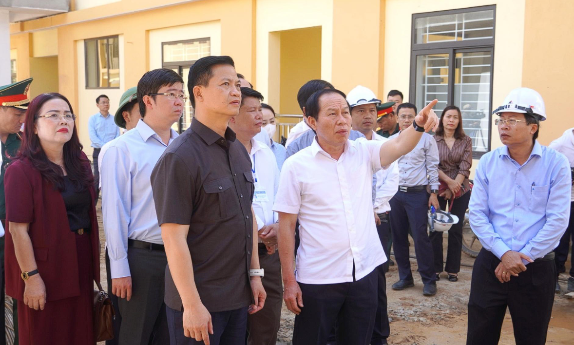 Phó Thủ tướng Lê Tiến Châu chỉ đạo các giải pháp thúc đẩy tăng trưởng tại Quảng Trị