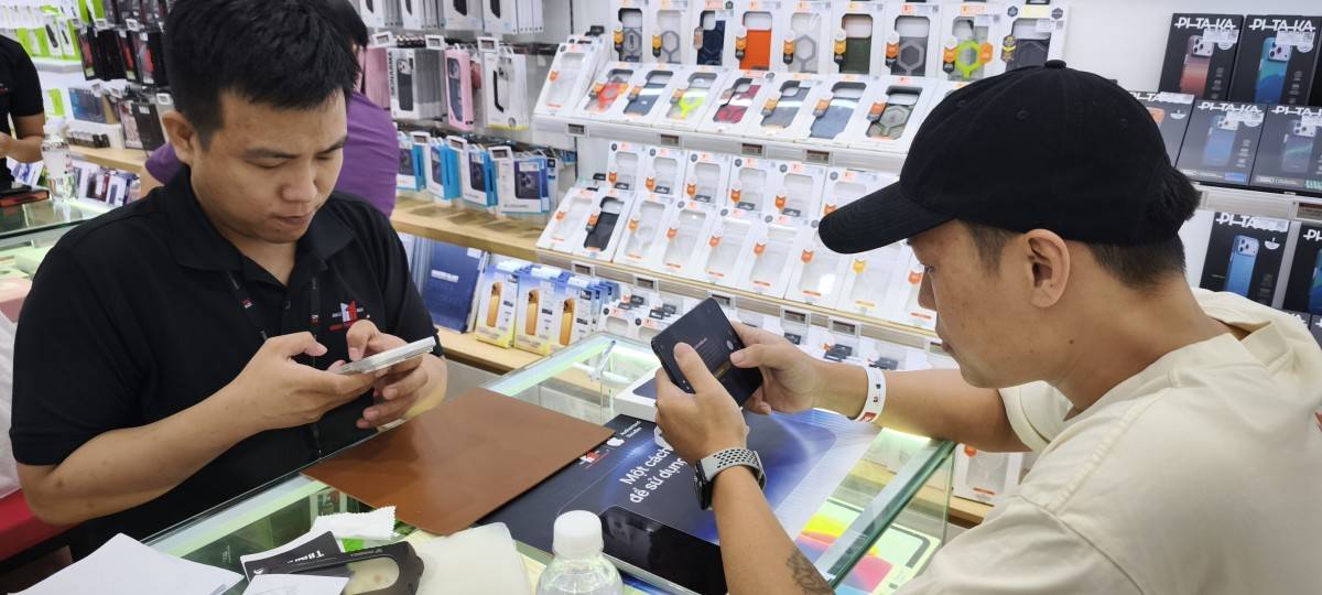 iPhone giá hơn 100 triệu đồng mở bán tại Việt Nam