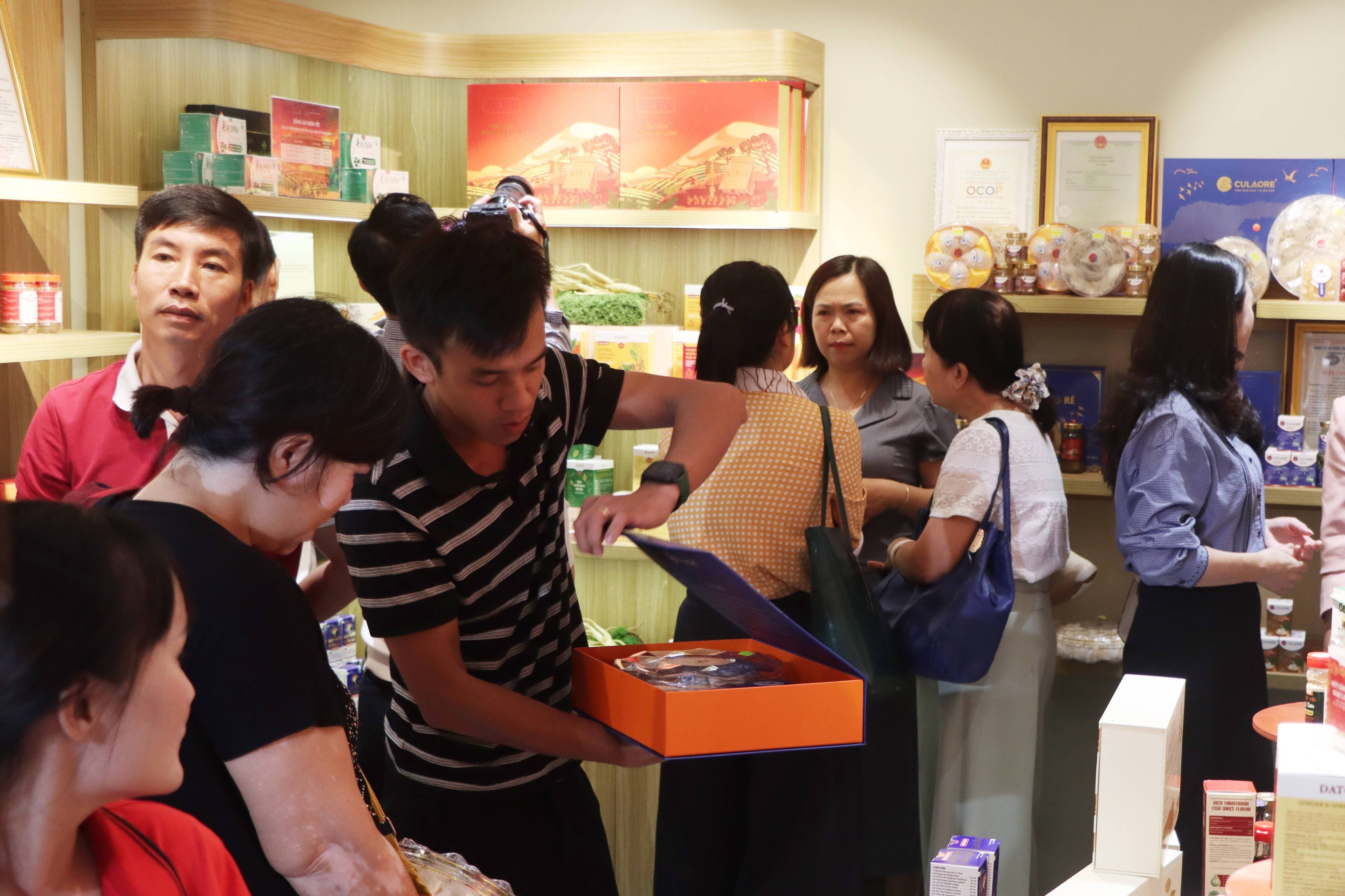 Hơn 60 đặc sản Gia Lai, Quảng Ngãi đến Hà Nội, mở rộng cơ hội tiêu thụ