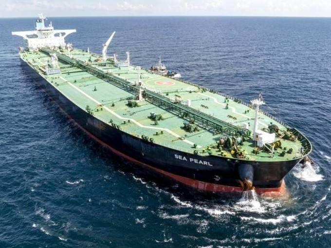 Dầu thô bứt phá: Rủi ro eo biển Hormuz đẩy giá tăng mạnh