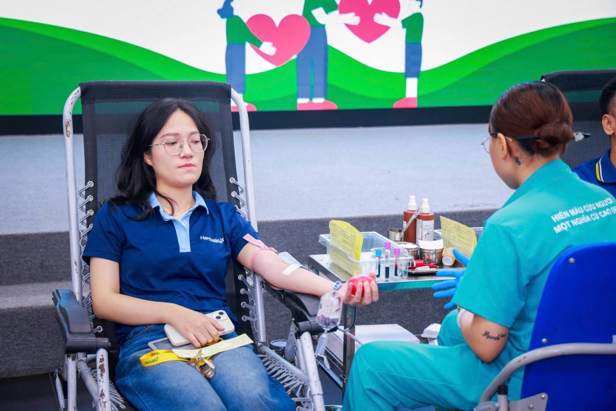 183 đơn vị máu được tiếp nhận từ chương trình hiến máu tại Hà Nội và TP.Hồ Chí Minh