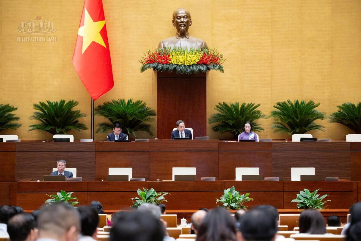 Tiếp tục chương trình Kỳ họp thứ 2, Quốc hội khóa XVI, sáng 24/10, dưới sự chủ trì của Chủ tịch Quốc hội Trần Thanh Mẫn và điều hành của Phó Chủ tịch Quốc hội Nguyễn Thị Thanh, Quốc hội họp phiên toàn thể ở Hội trường, nghe Tờ trình và Báo cáo thẩm tra về dự án Luật sửa đổi, bổ sung một số điều của Luật Sở hữu trí tuệ - Ảnh: https://quochoi.vn